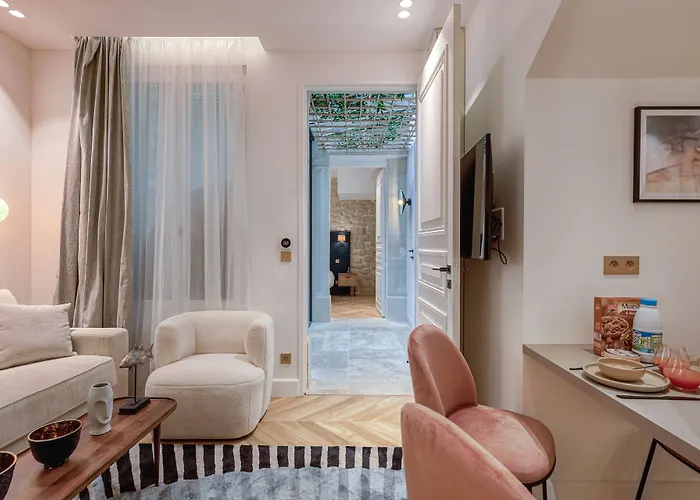 Quartier Libre - Saint Georges Aparthotel Parigi